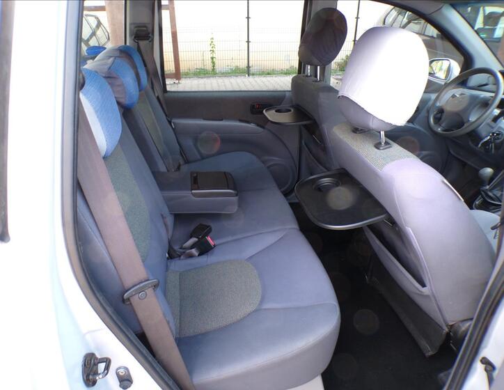 Hyundai Matrix 16
