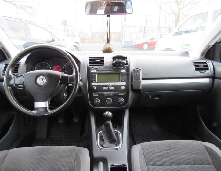 Volkswagen Golf 11