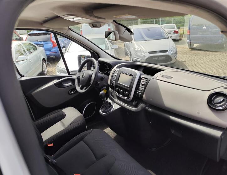 Renault Trafic 33