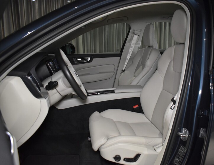 Volvo XC60 8