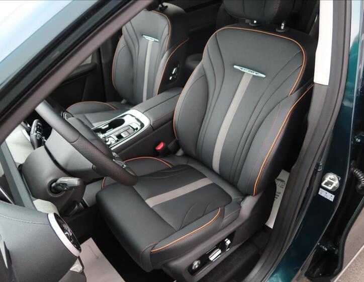 Dongfeng U-Tour 10