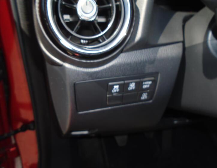 Mazda 2 25