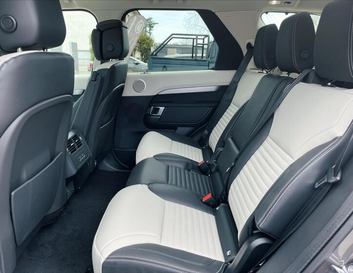 Land Rover Discovery 11