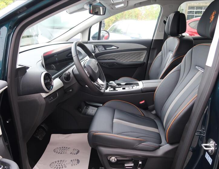 Dongfeng U-Tour 12