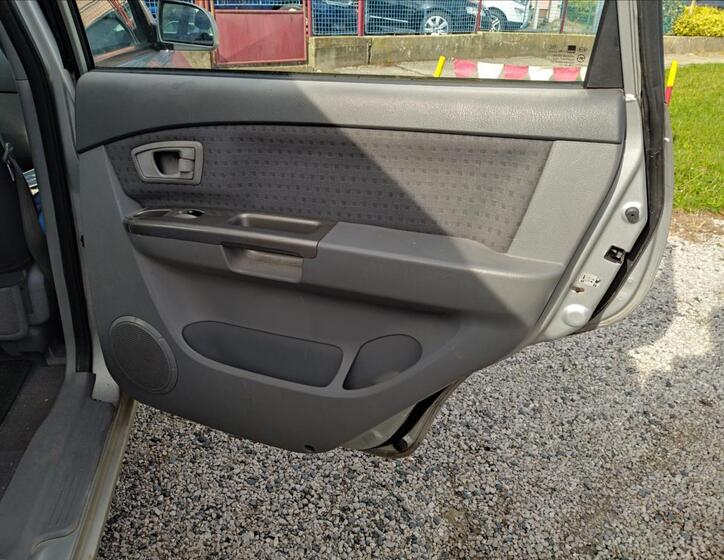 KIA Carens 18