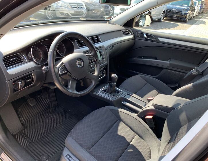 Škoda Superb 14