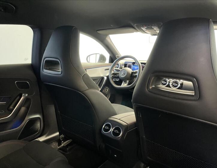 Mercedes-Benz CLA 21
