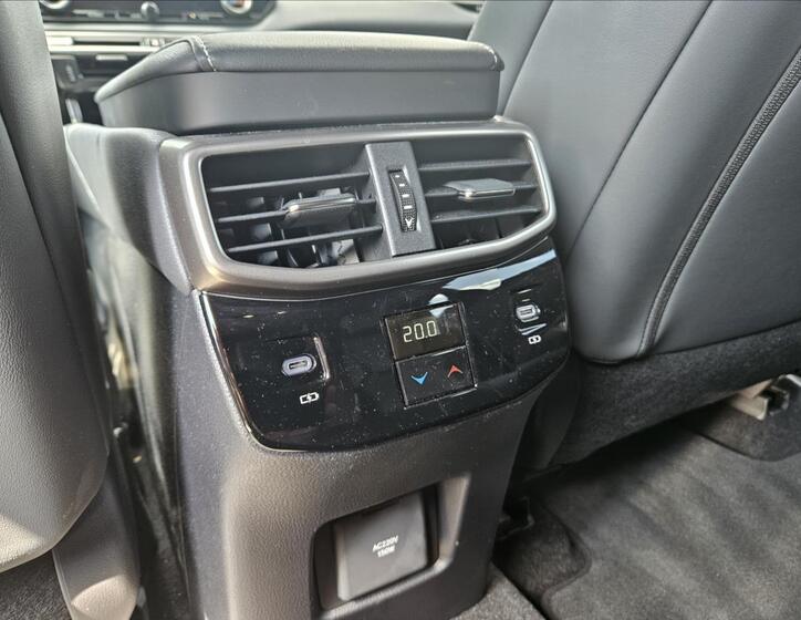 Lexus RX 500h 16