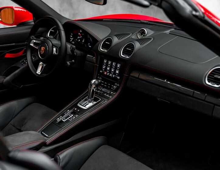 Porsche 718 30