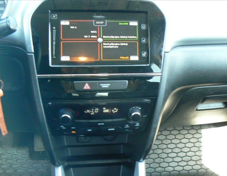 Suzuki Vitara 12