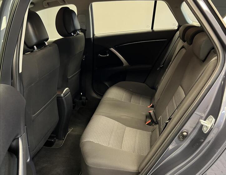 Toyota Avensis 10