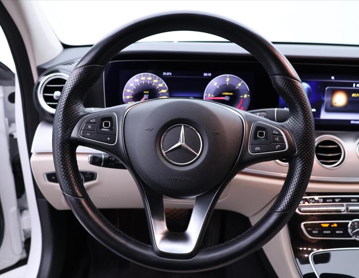 Mercedes-Benz Třídy E 19