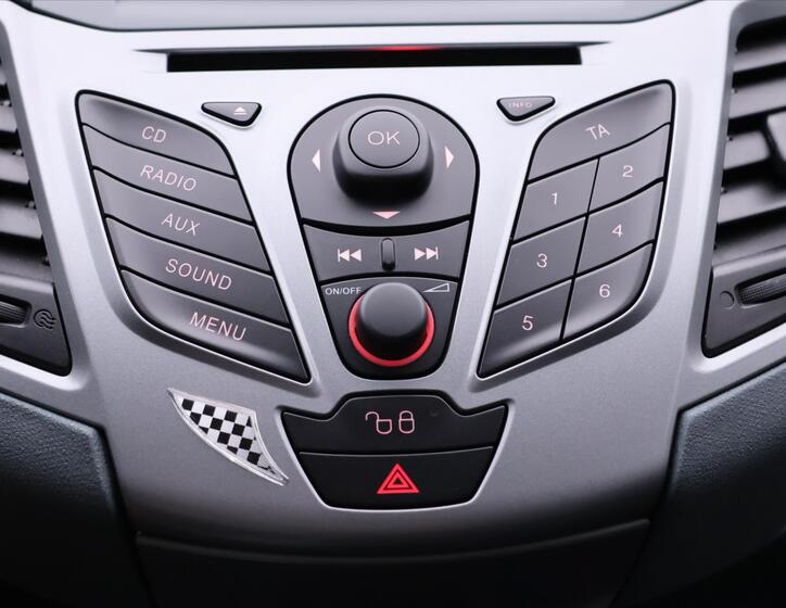 Ford Fiesta 24