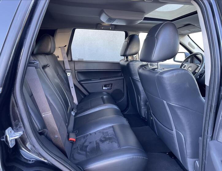 Jeep Grand Cherokee 9