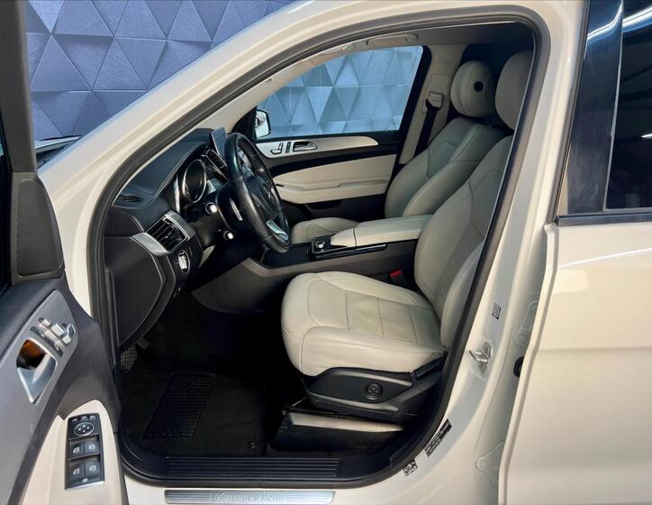 Mercedes-Benz GLS 11