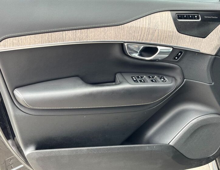 Volvo XC90 26
