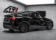Tesla Model Y 5