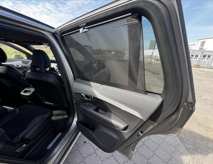 Volvo XC90 32