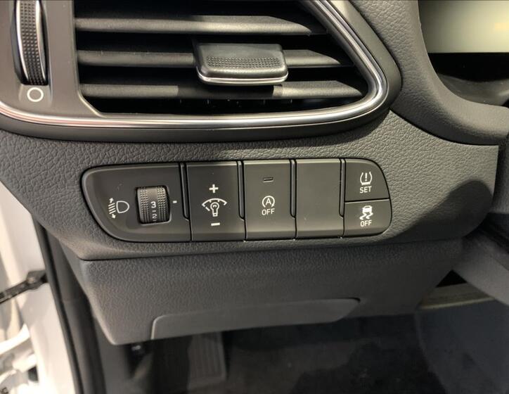 Hyundai i30 24