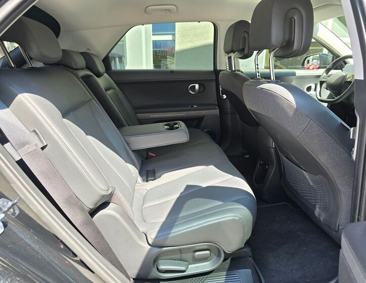 Hyundai IONIQ 29