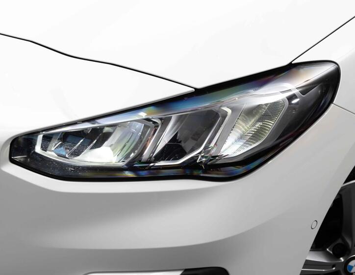 BMW Řada 2 8
