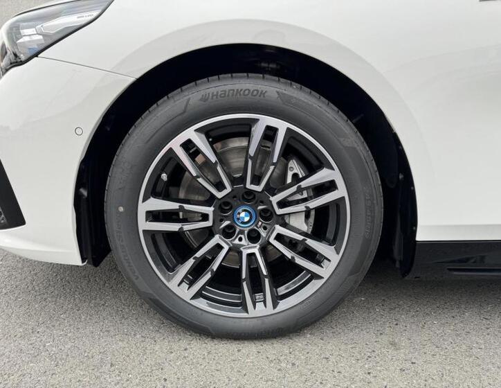 BMW i5 4