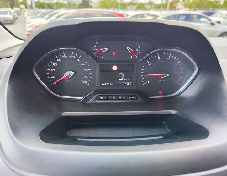 Peugeot Rifter 8
