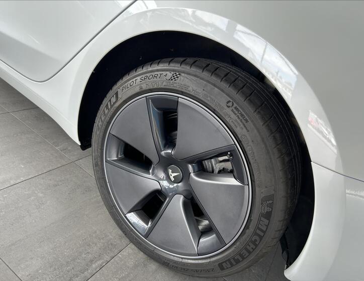 Tesla Model 3 24