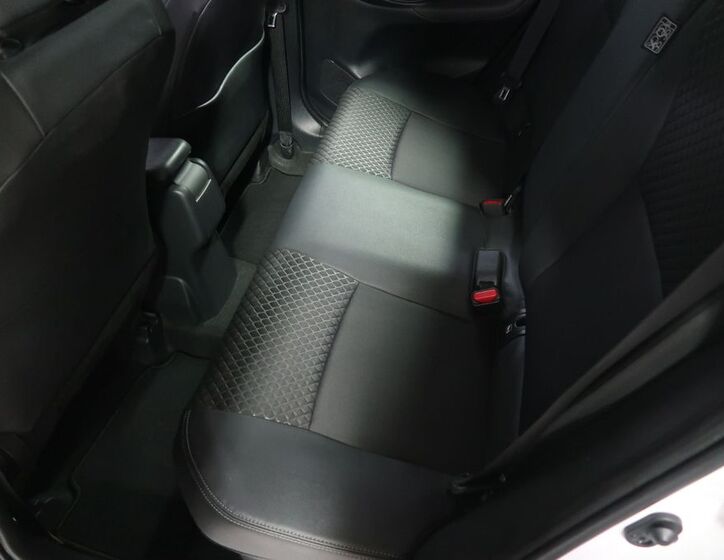 Toyota Yaris 10