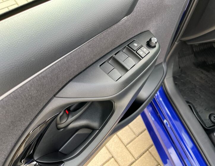 Toyota Yaris 12