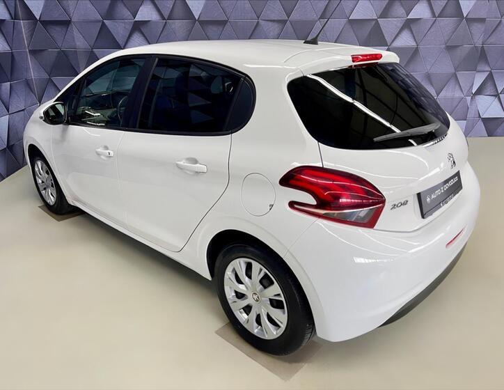Peugeot 208 5