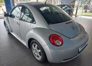 Volkswagen New Beetle 4