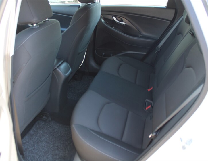 Hyundai i30 28