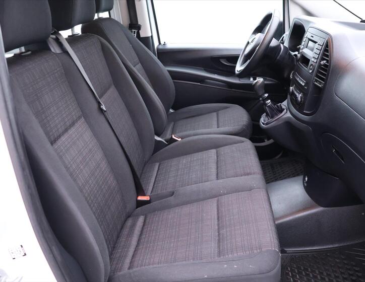 Mercedes-Benz Vito 15