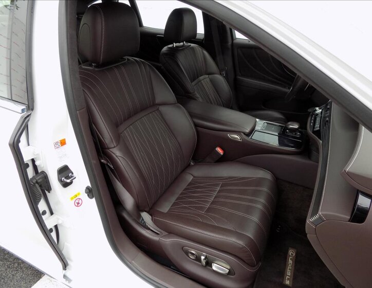 Lexus LS 500 16