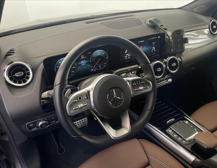 Mercedes-Benz GLA 9