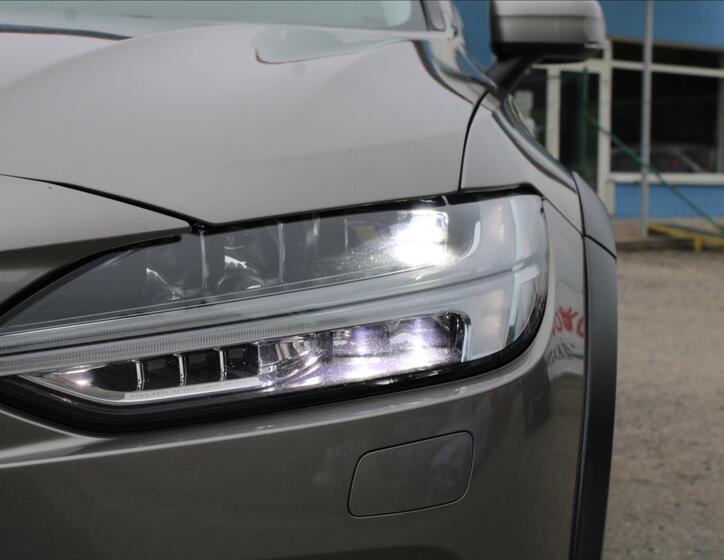 Volvo V90 31