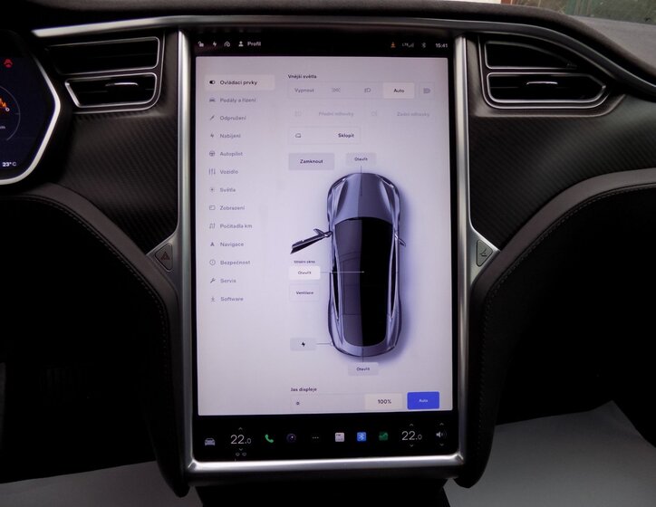 Tesla Model S 36