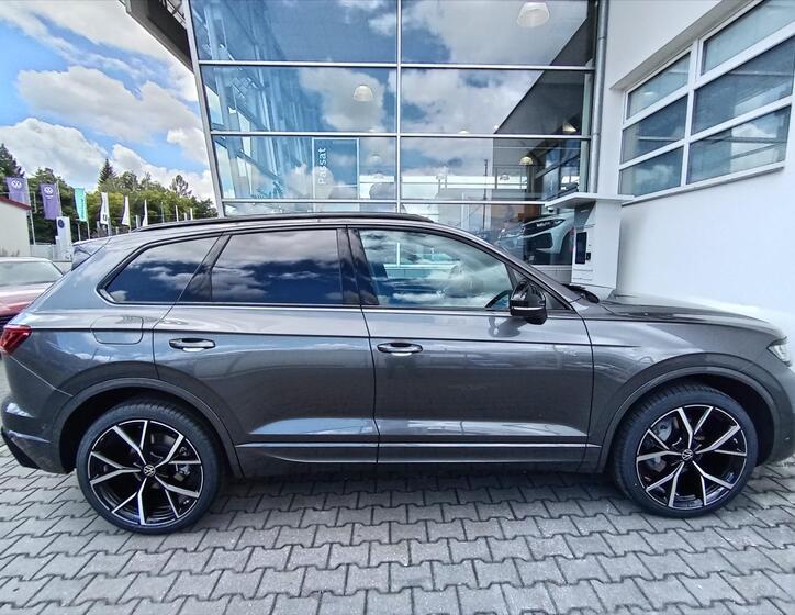 Volkswagen Touareg 7