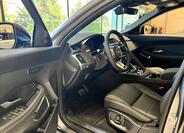 Jaguar E-Pace 11