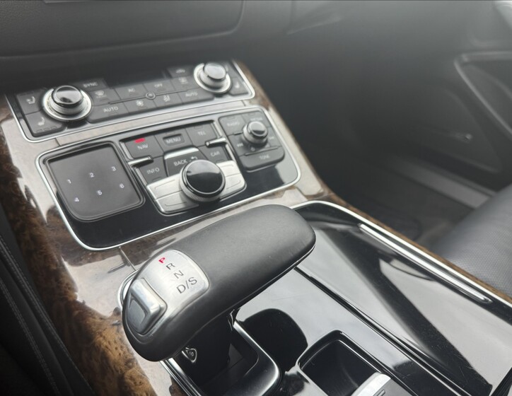 Audi A8 22