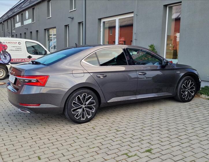 Škoda Superb 11