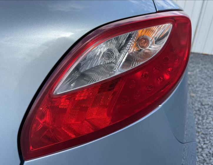 Mazda 2 16