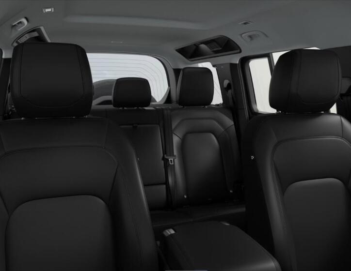 Land Rover Defender 7