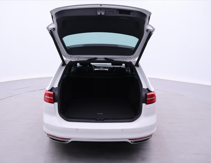 Volkswagen Passat 9