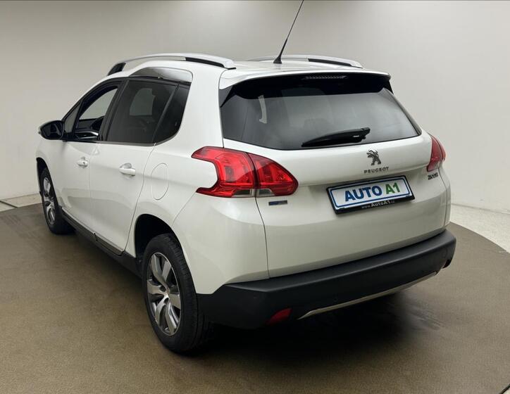 Peugeot 2008 6