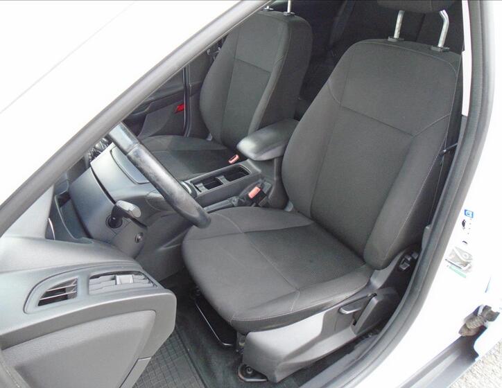 Ford Focus 8
