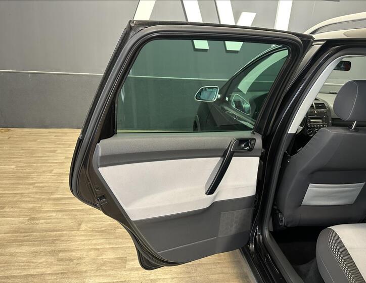 Volkswagen Polo 13