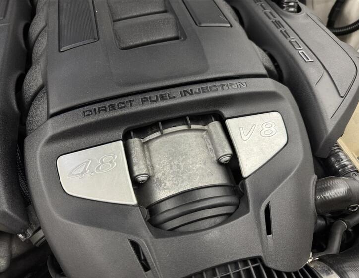 Porsche Panamera 57