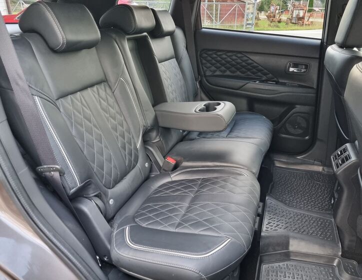 Mitsubishi Outlander 11